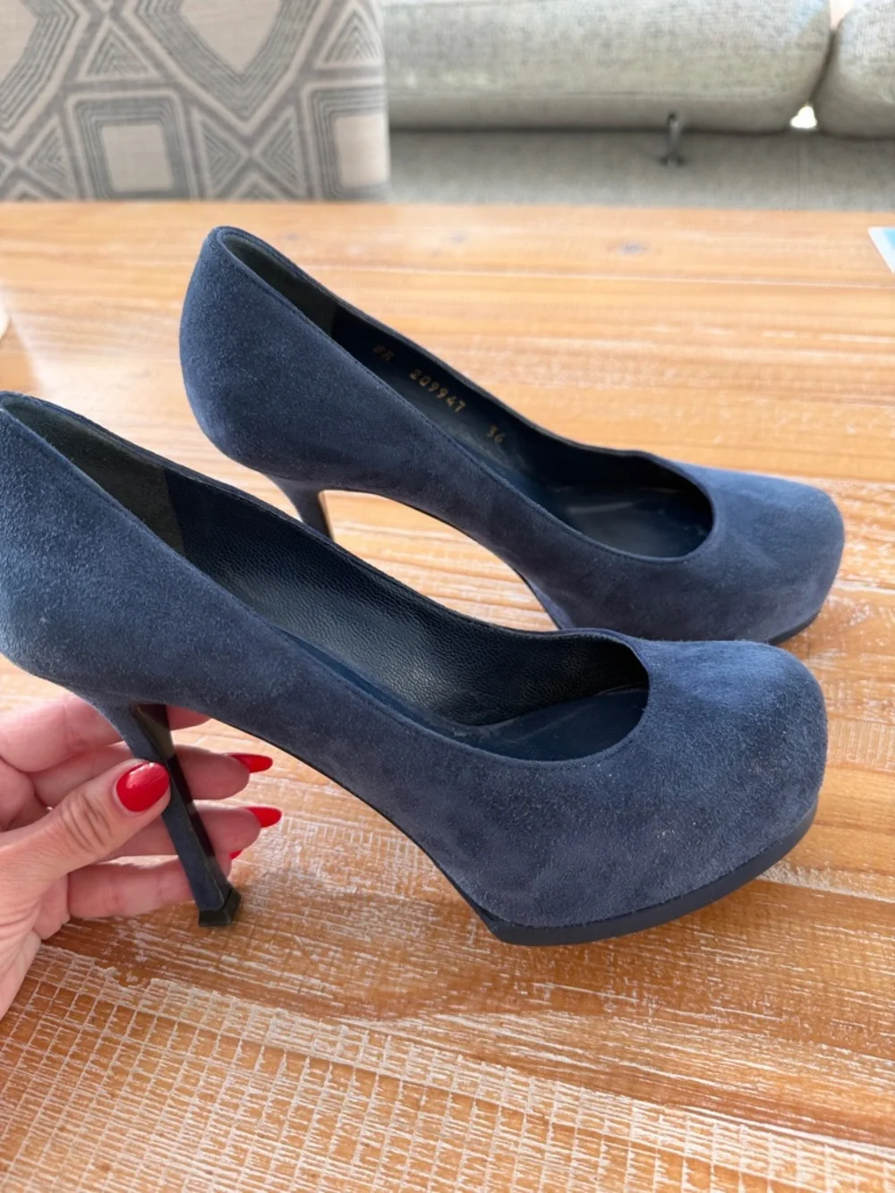 YSL Yves Saint Laurent Navy Suede Platform Pumps | Size 36 - Picture 6 of 11